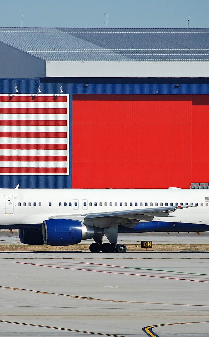 N6707A - Twin-engine aircraft