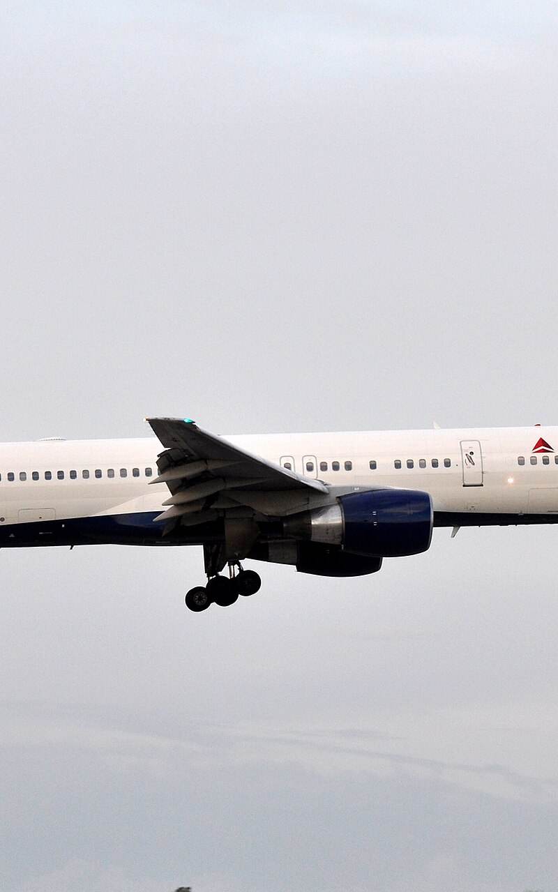 N6716C - Twin-engine aircraft