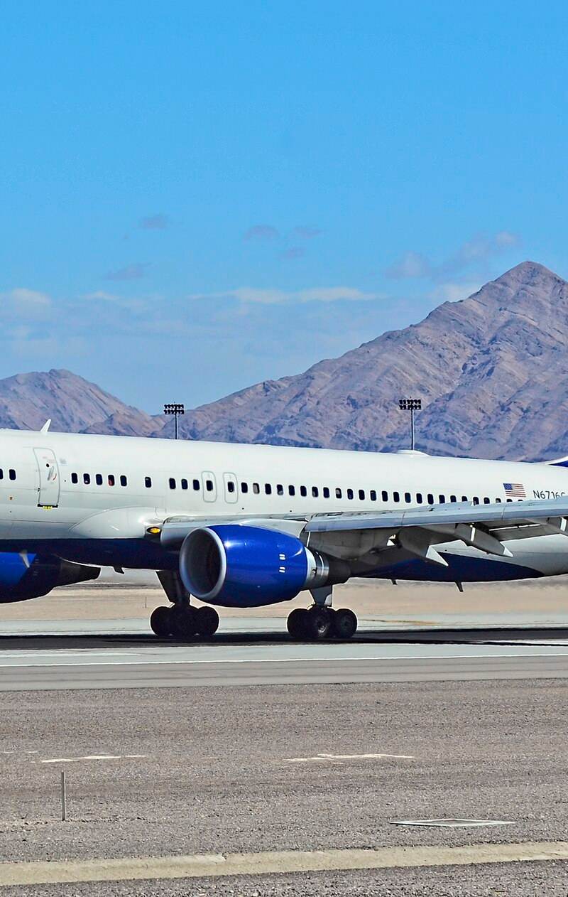 N6716C - Twin-engine aircraft