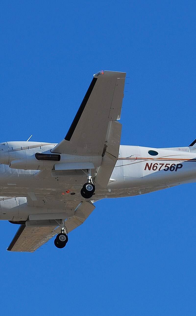 N6756P - Beechcraft
