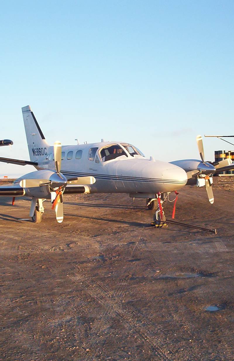 N6860C - Twin-engine aircraft