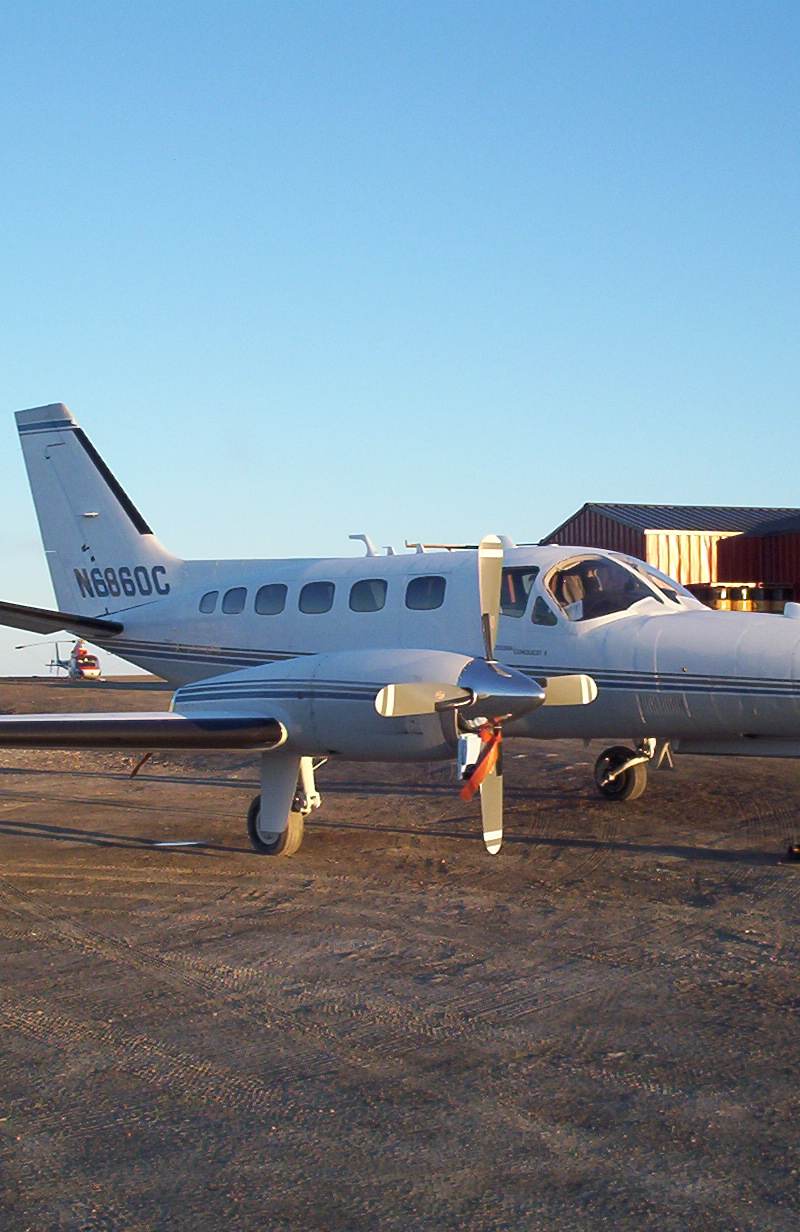 N6860C - Twin-engine aircraft