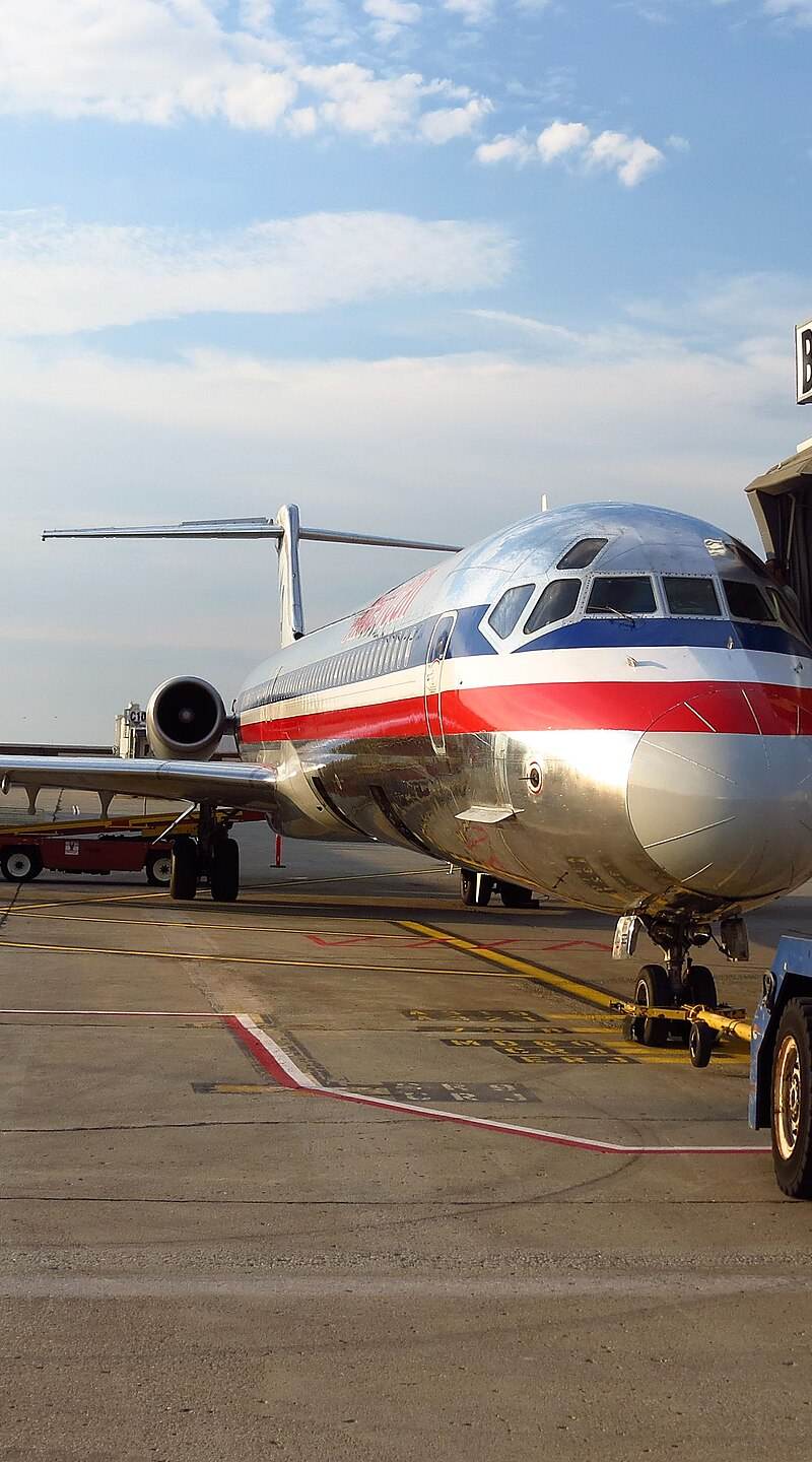 N7522A - Twin-engine aircraft