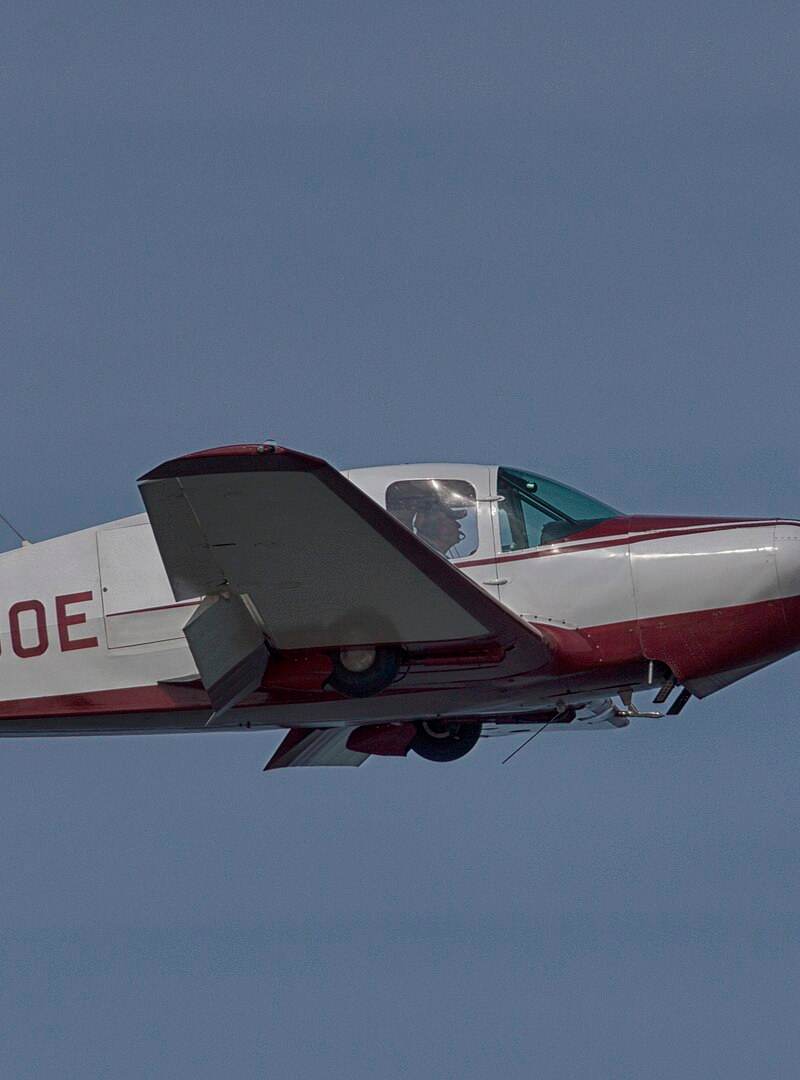 N7600E - Single-engine aircraft
