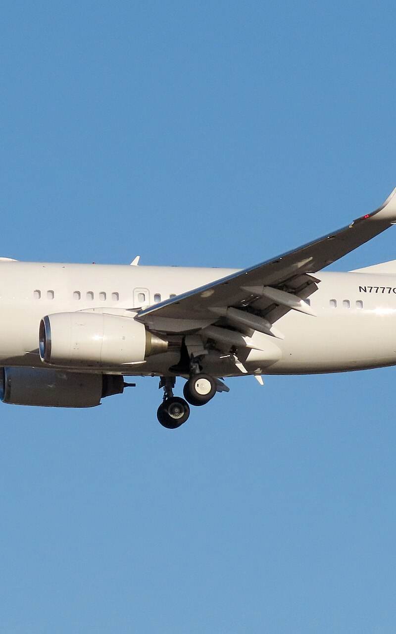 N7777Q - Twin-engine aircraft