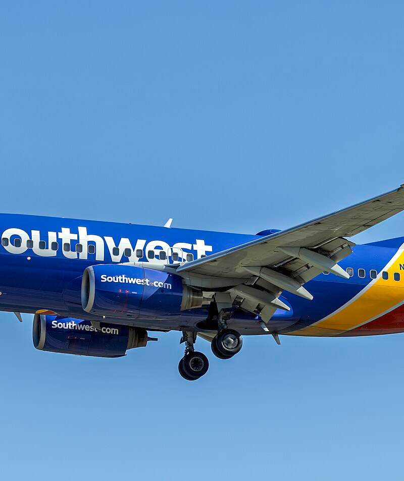 N7812G - Twin-engine aircraft