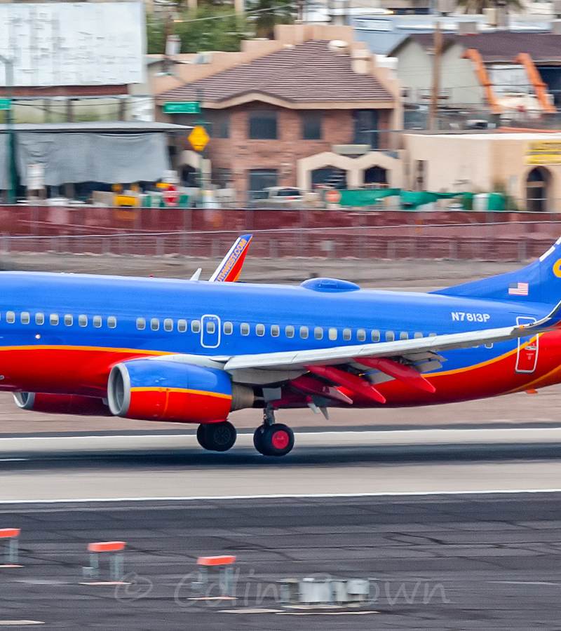 N7813P - Twin-engine aircraft
