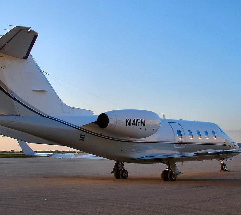 N141FM - Business jet