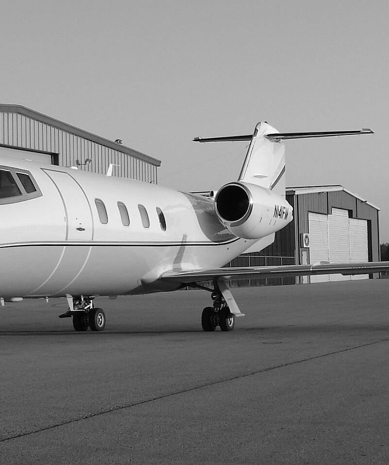 N141FM - Business jet