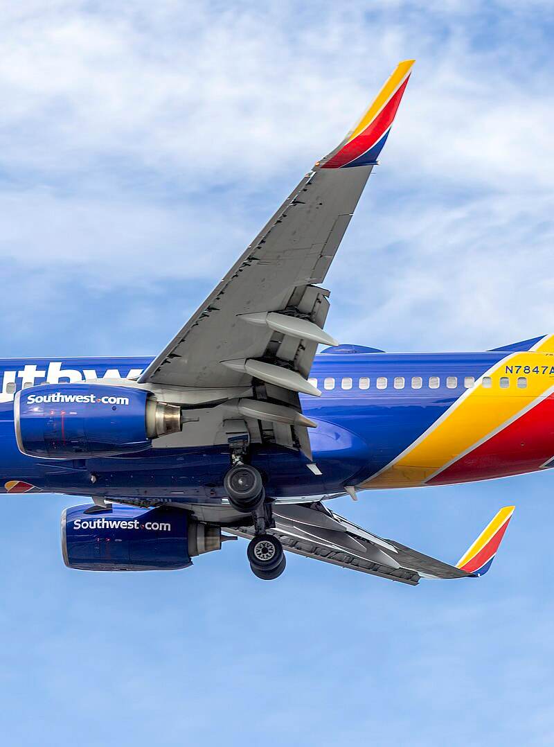 N7847A - Twin-engine aircraft