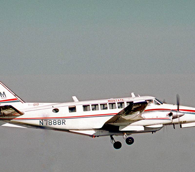 N7888R - Twin-engine aircraft
