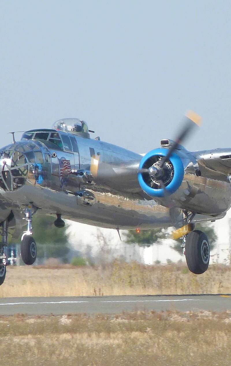 N7946C - Twin-engine aircraft