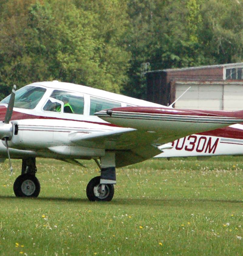 N8030M - Twin-engine aircraft