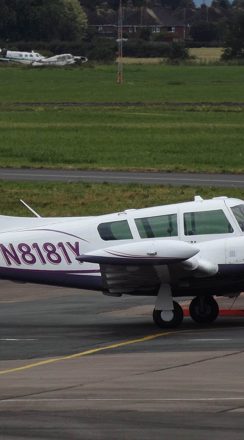 N8181Y - Twin-engine aircraft