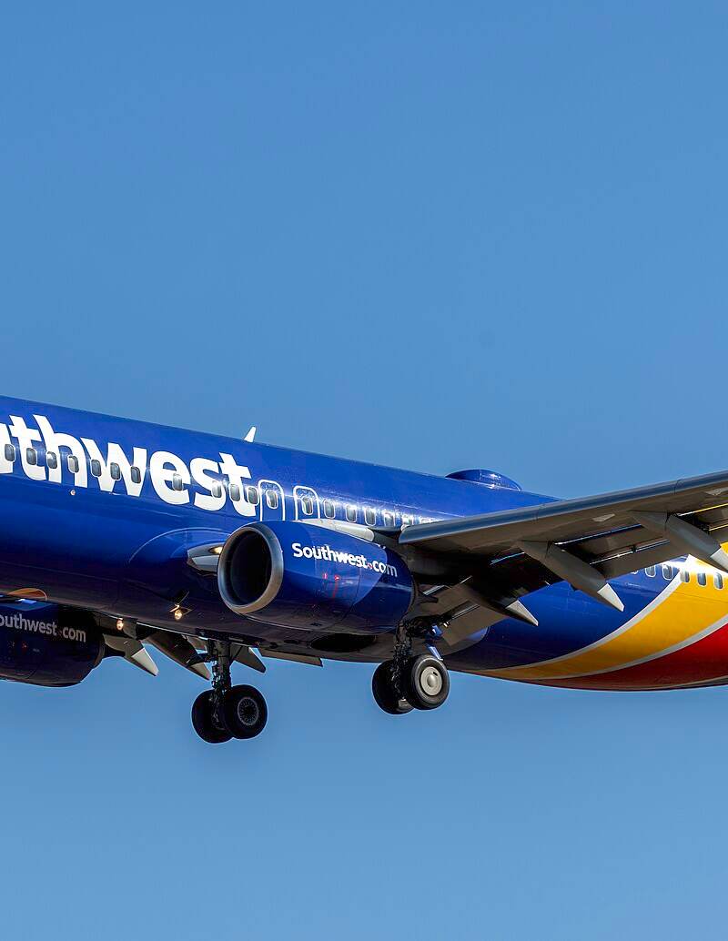 N8302F - Twin-engine aircraft