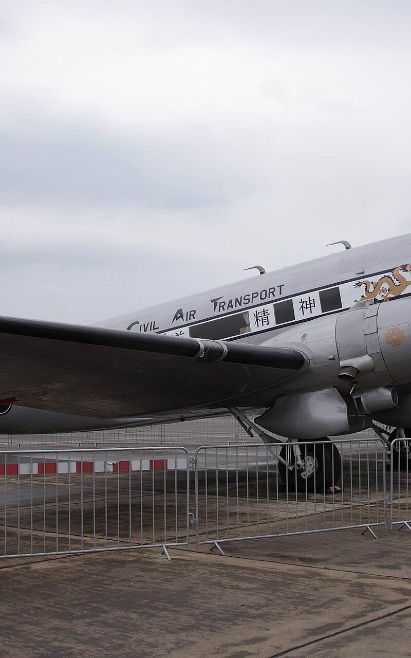 N8336C - Twin-engine aircraft