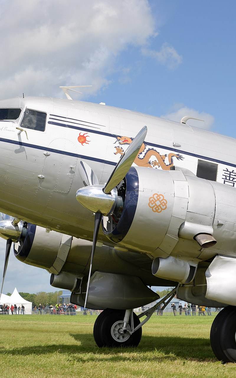 N8336C - Twin-engine aircraft