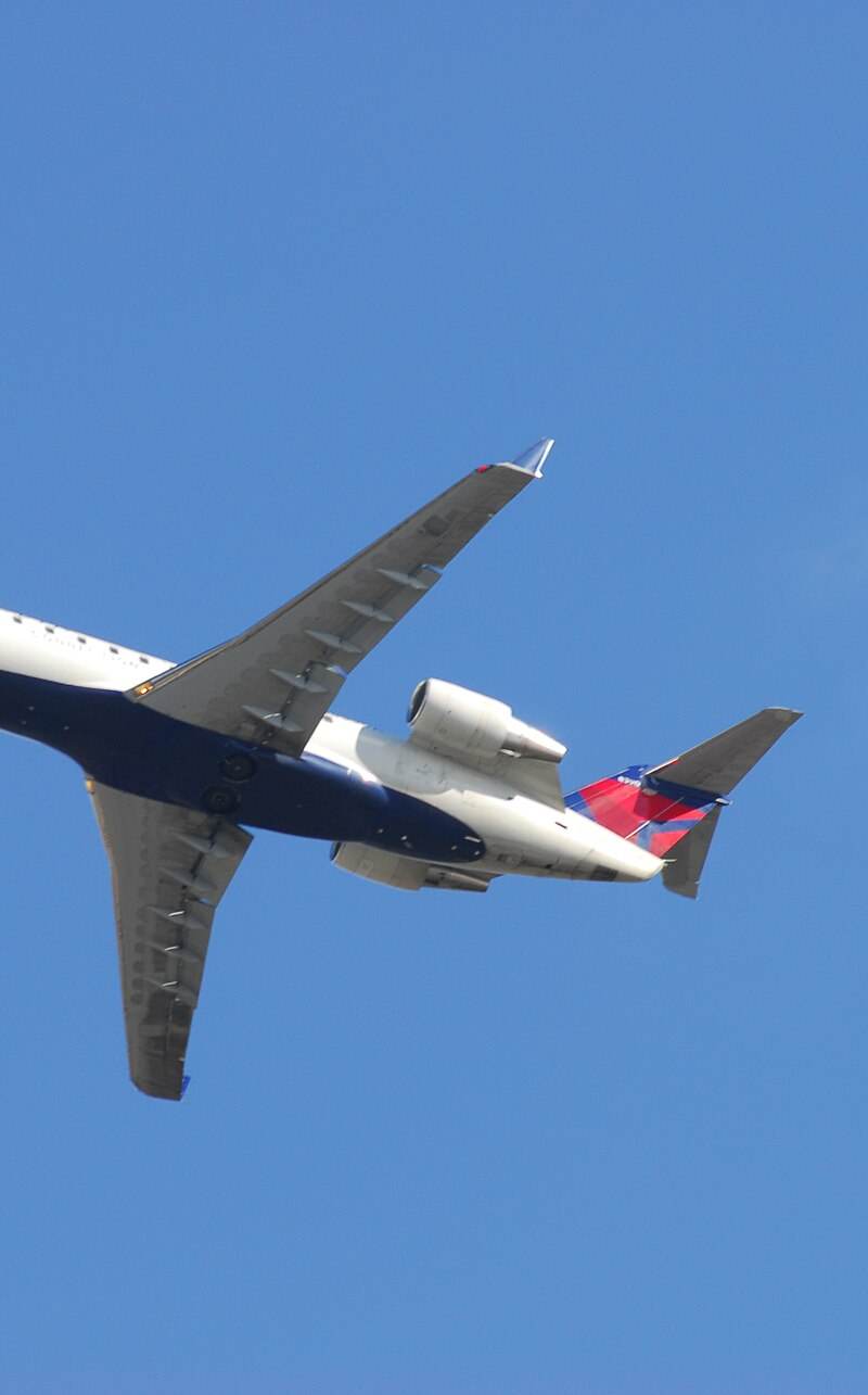 N8390A - Twin-engine aircraft