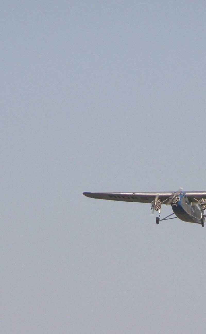  - Twin-engine aircraft