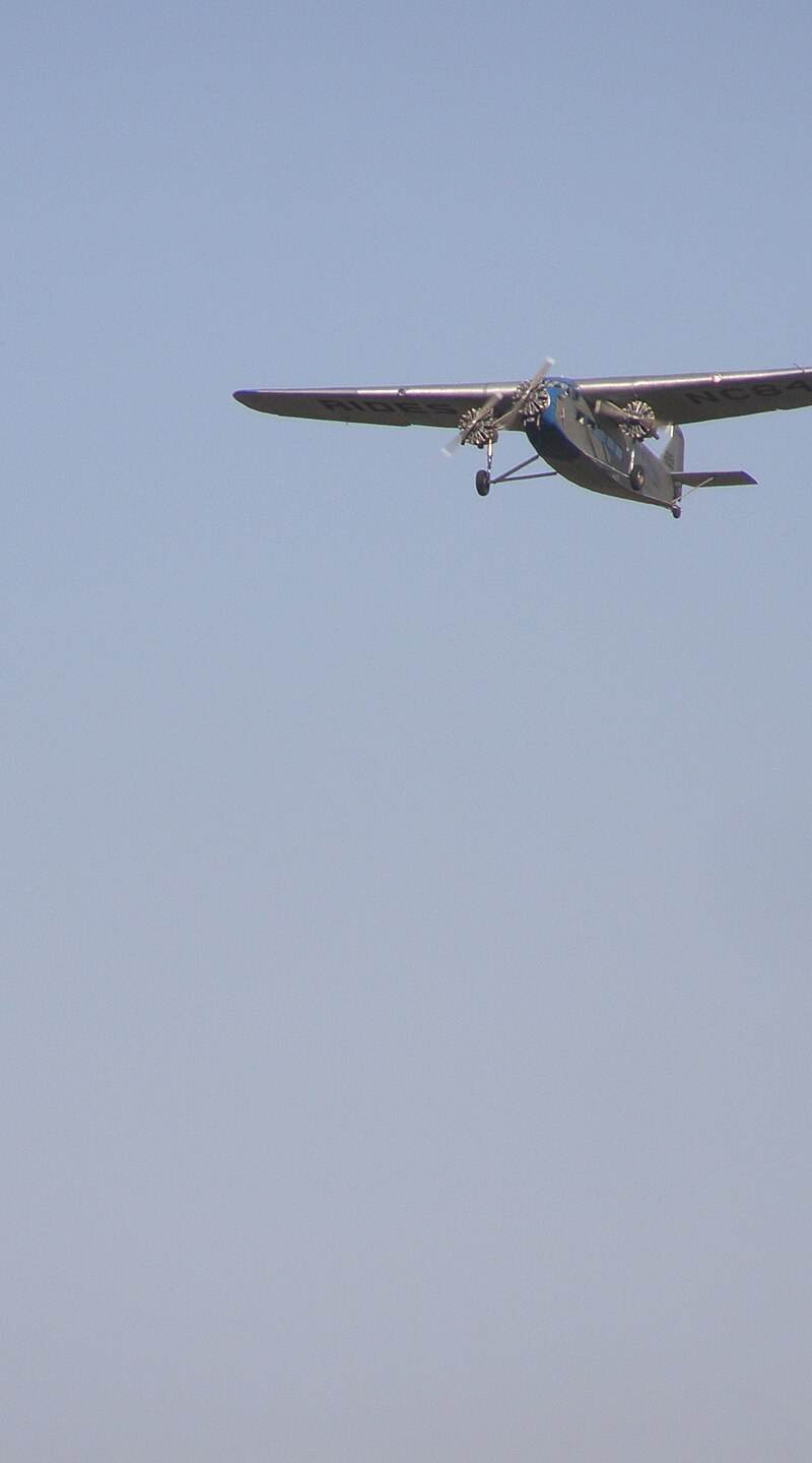  - Twin-engine aircraft