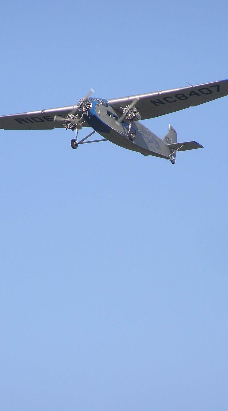  - Twin-engine aircraft