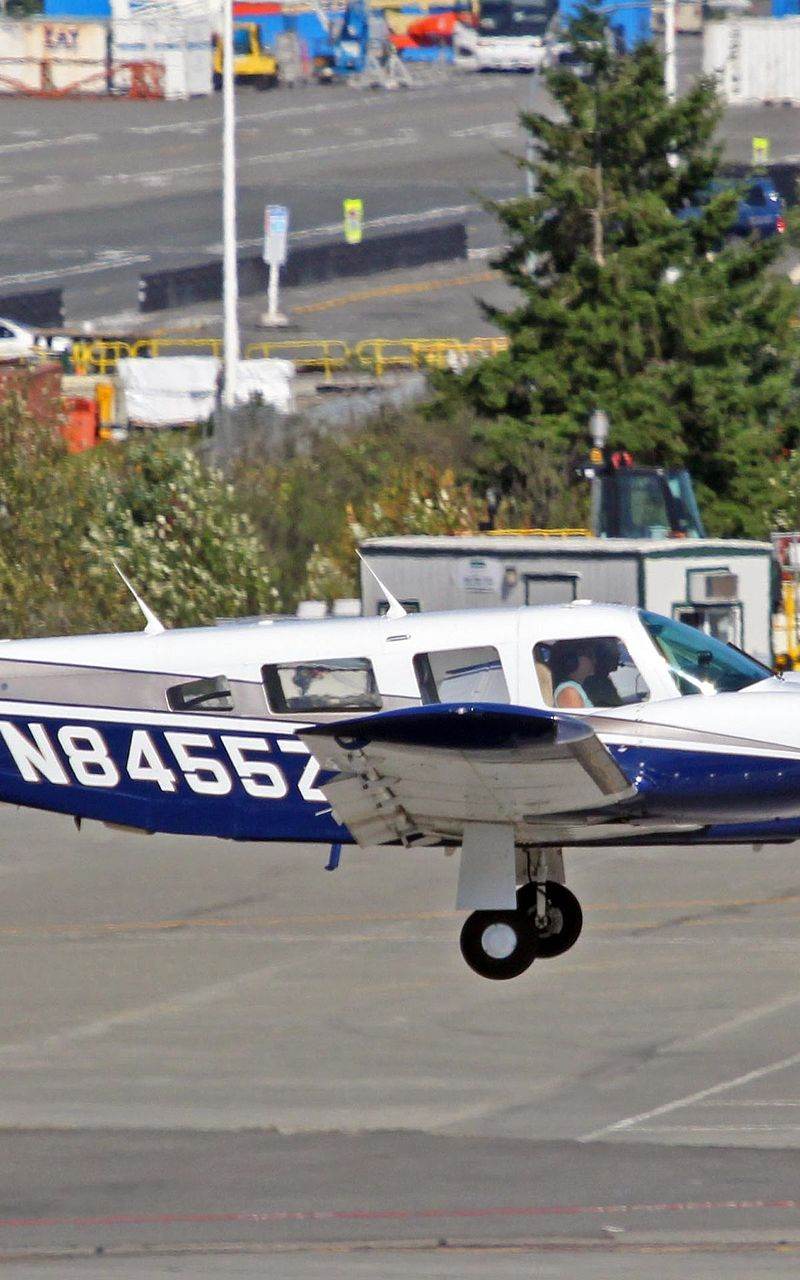N8455Z - Twin-engine aircraft