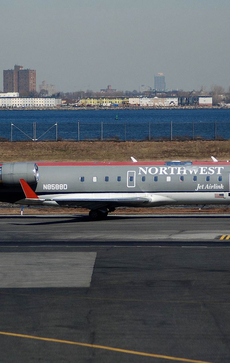 N8588D - Bombardier
