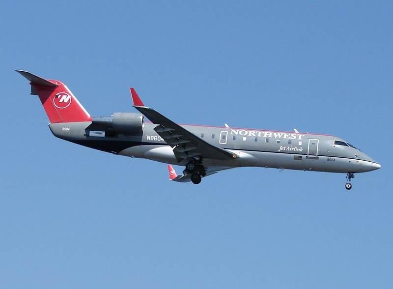 N8604C - Twin-engine aircraft