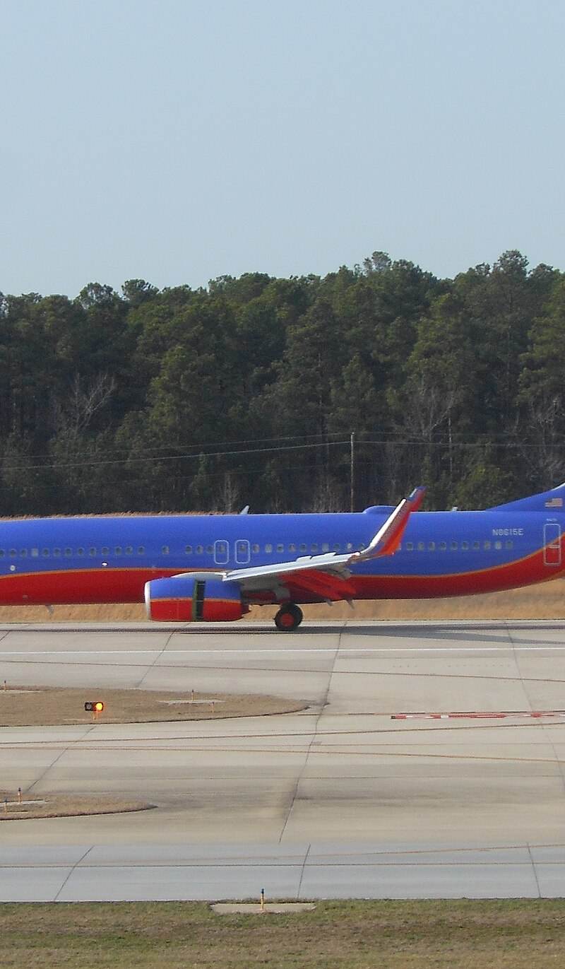 N8615E - Twin-engine aircraft