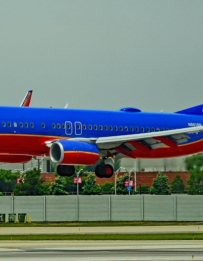 N8618N - Twin-engine aircraft