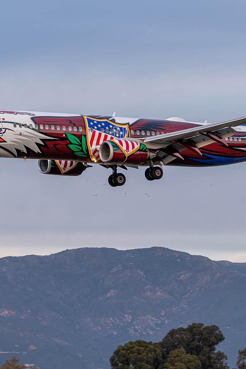 N8619F - Boeing
