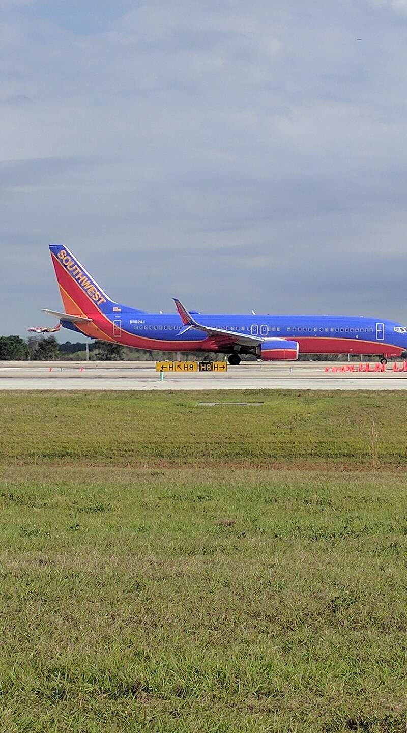 N8624J - Twin-engine aircraft