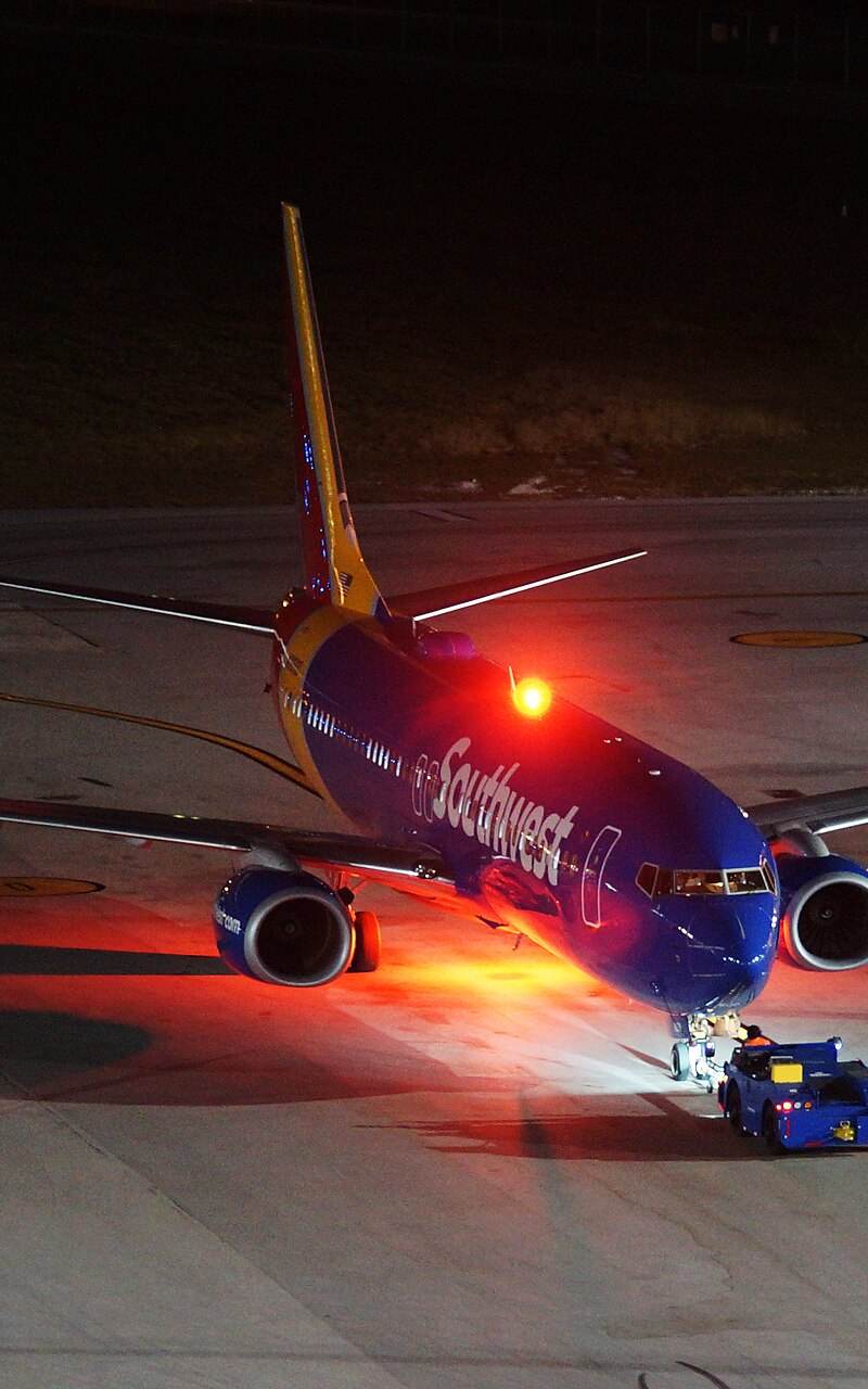 N8659D - Twin-engine aircraft