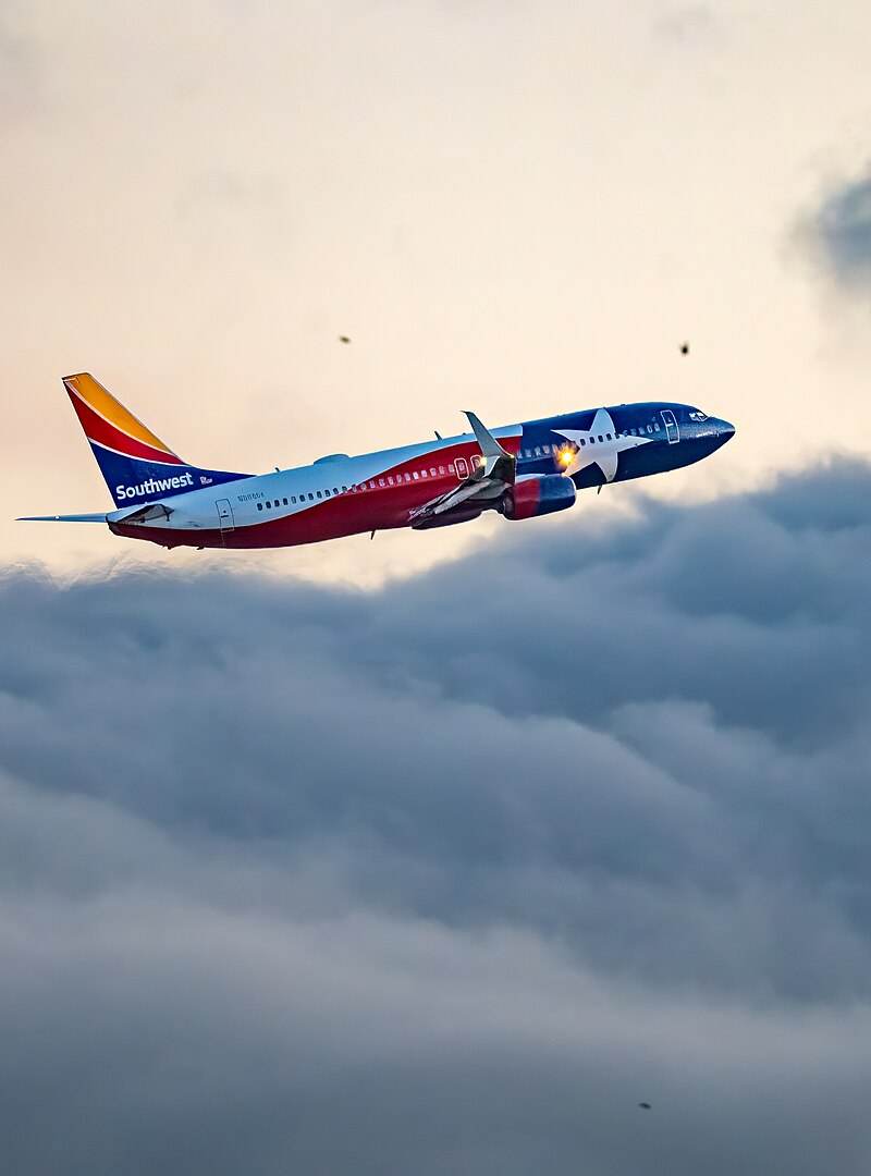 N8660A - Twin-engine aircraft