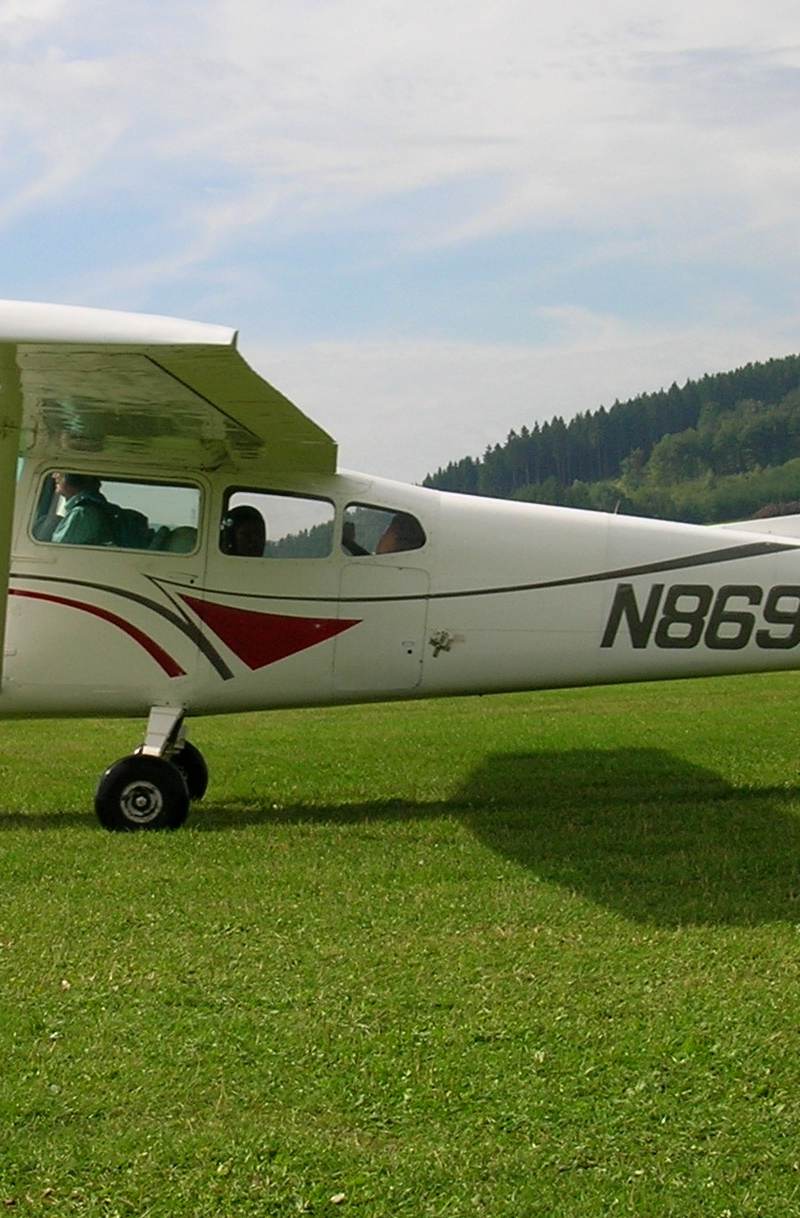 N8693T - Single-engine aircraft