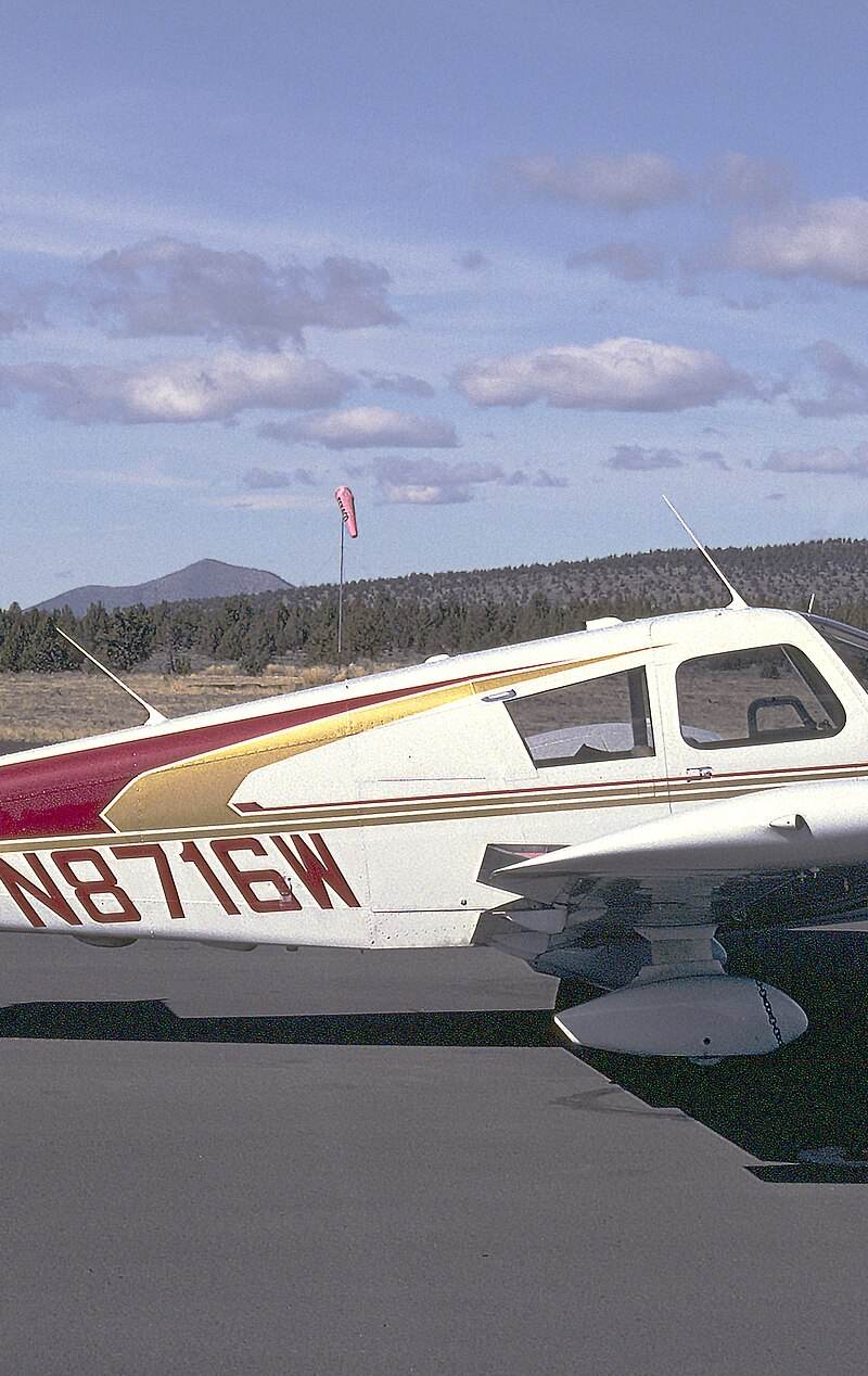 N8716W - Single-engine aircraft