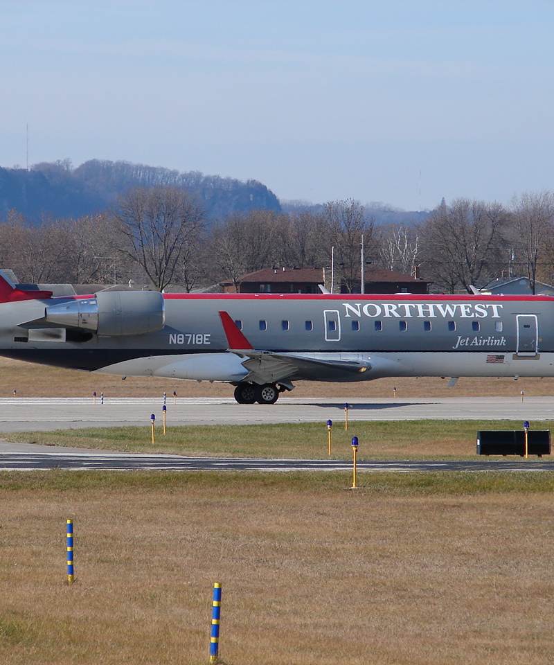 N8718E - Bombardier