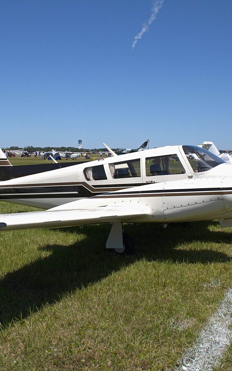 N8727Y - Twin-engine aircraft