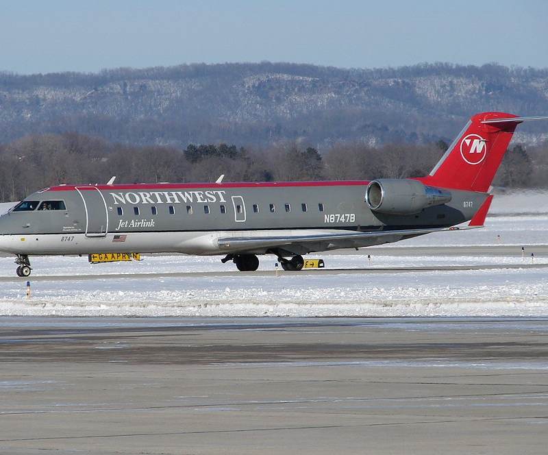 N8747B - Bombardier