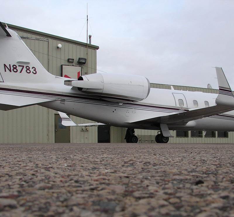 N8783 - Business jet