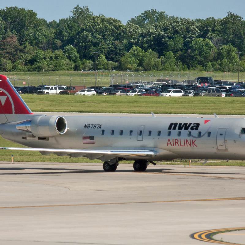 N8797A - Twin-engine aircraft
