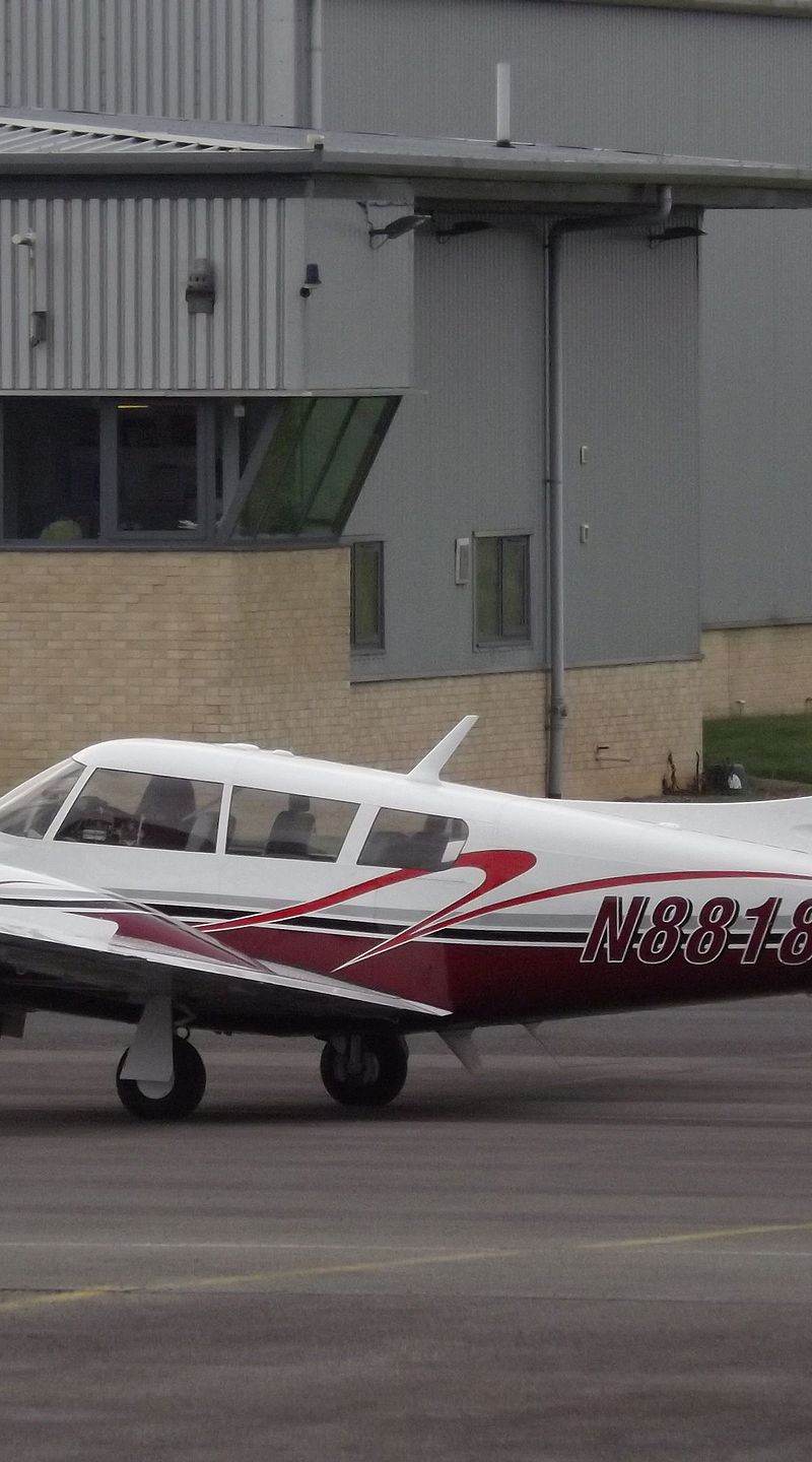 N8818Y - Twin-engine aircraft