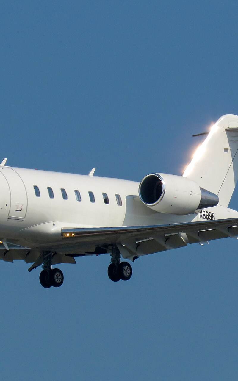 N8895 - Business jet
