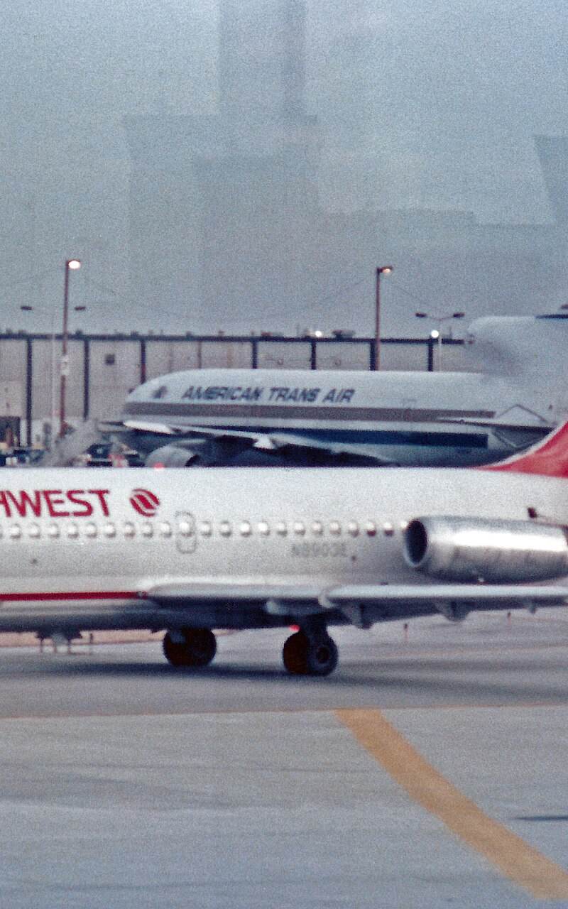 N8903E - Douglas