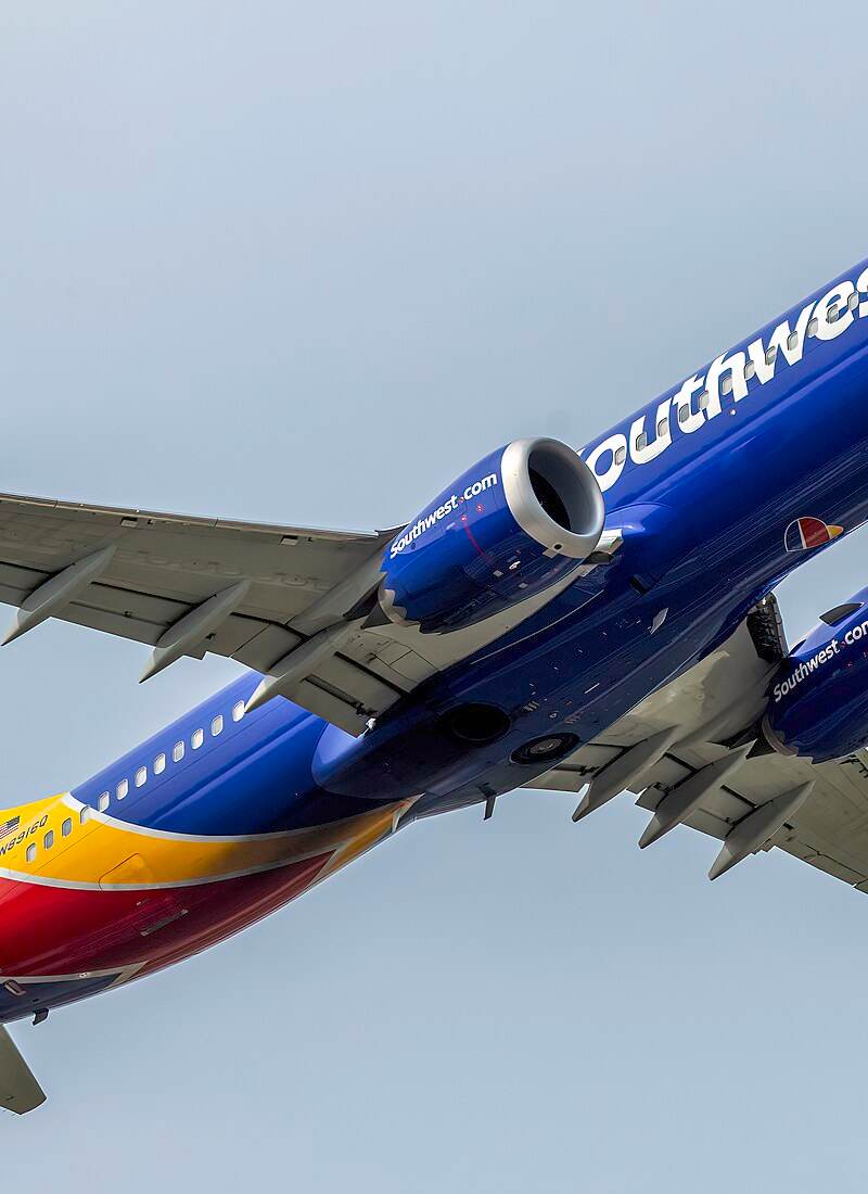 N8916Q - Twin-engine aircraft