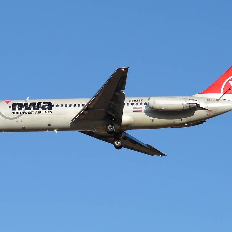 N8933E - Aircraft