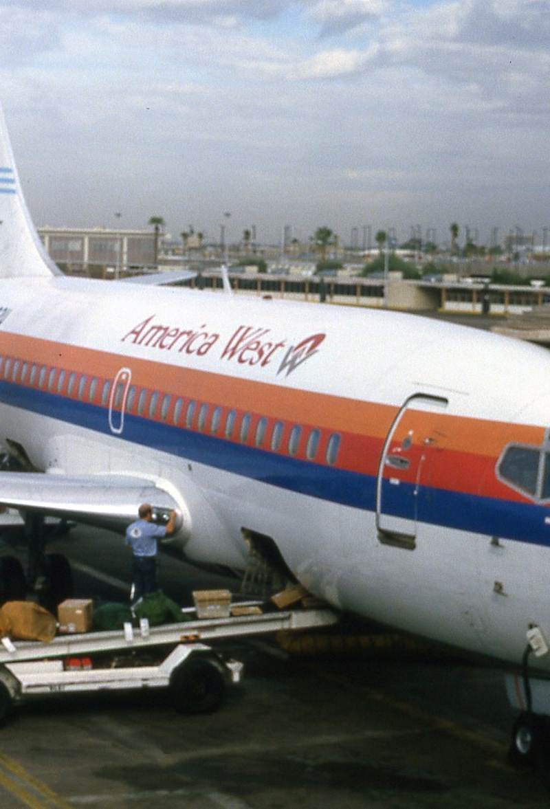 N9002U - Twin-engine aircraft