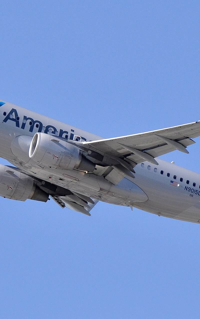 N9015D - Twin-engine aircraft