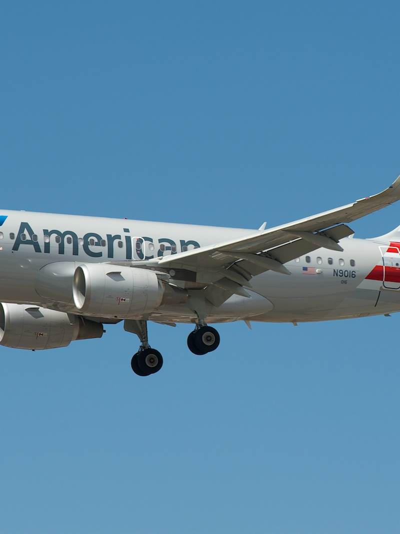 N9016 - Twin-engine aircraft