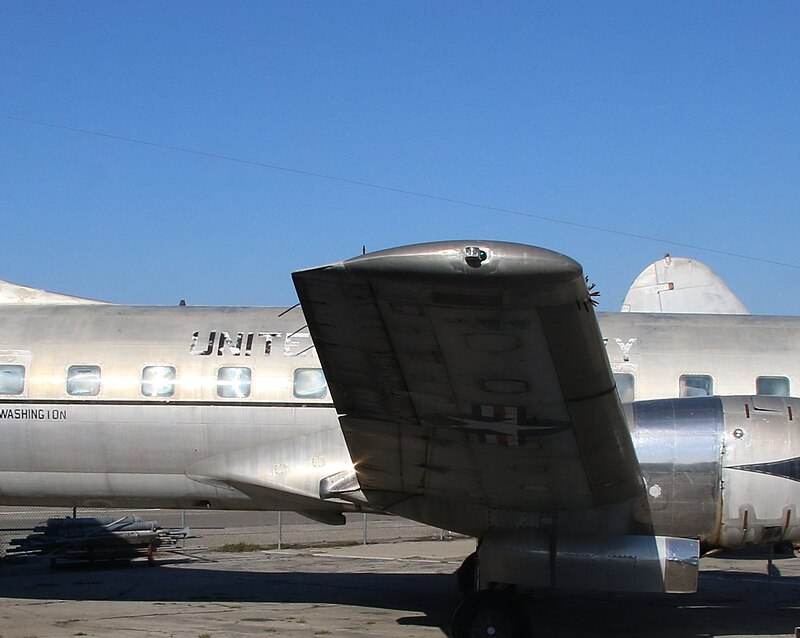 N9030V - Twin-engine aircraft